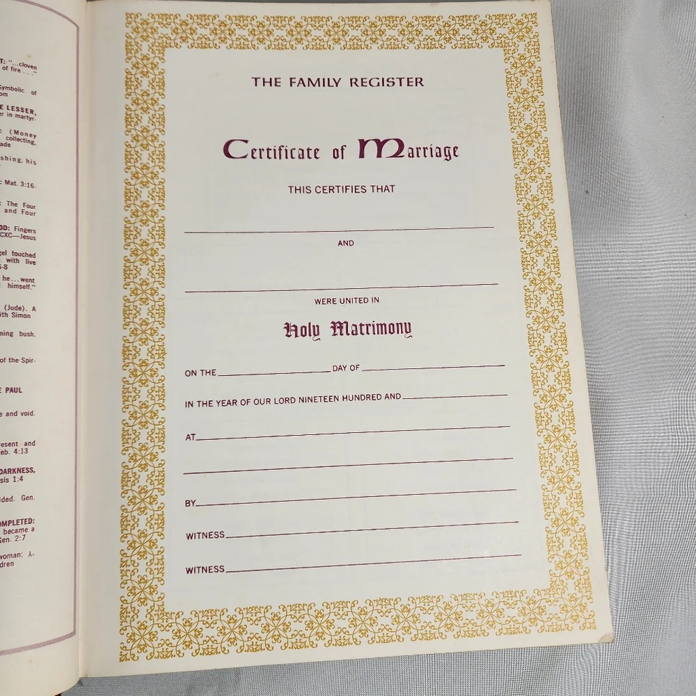 Vintage 1978 Holy Bible Family Life Edition Full Color Sections